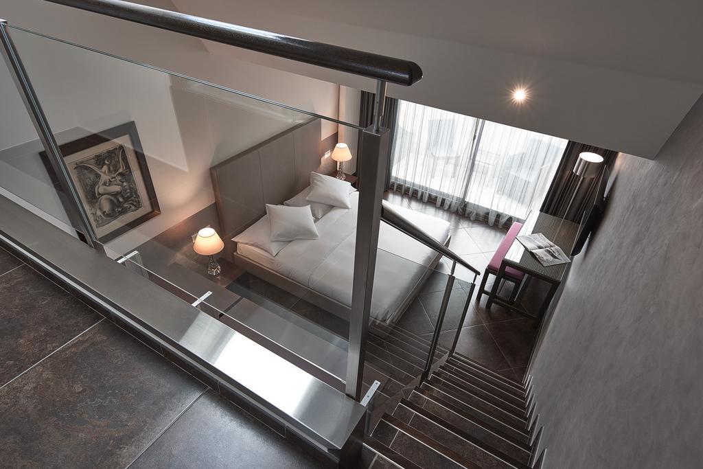 D'allèves Hotel 4*